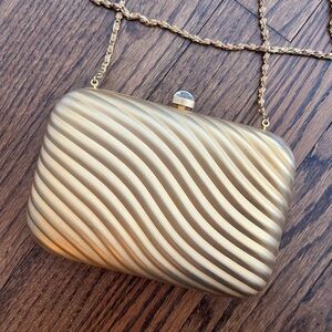 Vintage 1980s Carolyne Barton Gold Clasp Top Box Bag